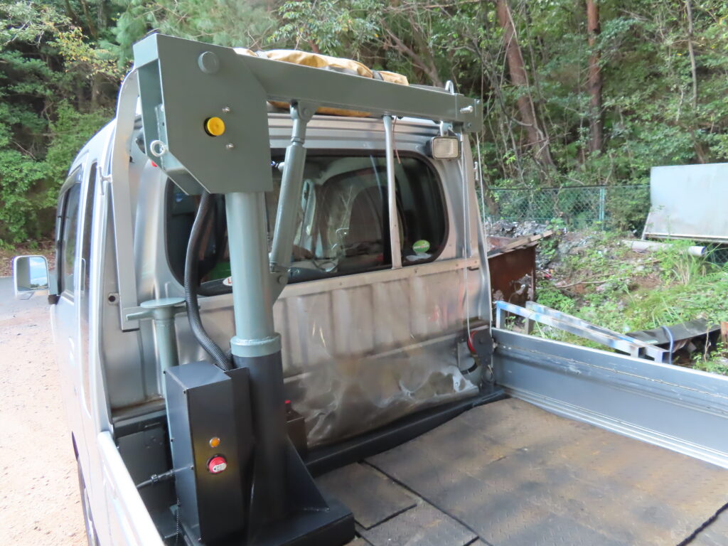 軽トラクレーン - 安全と安心で笑顔にしたい